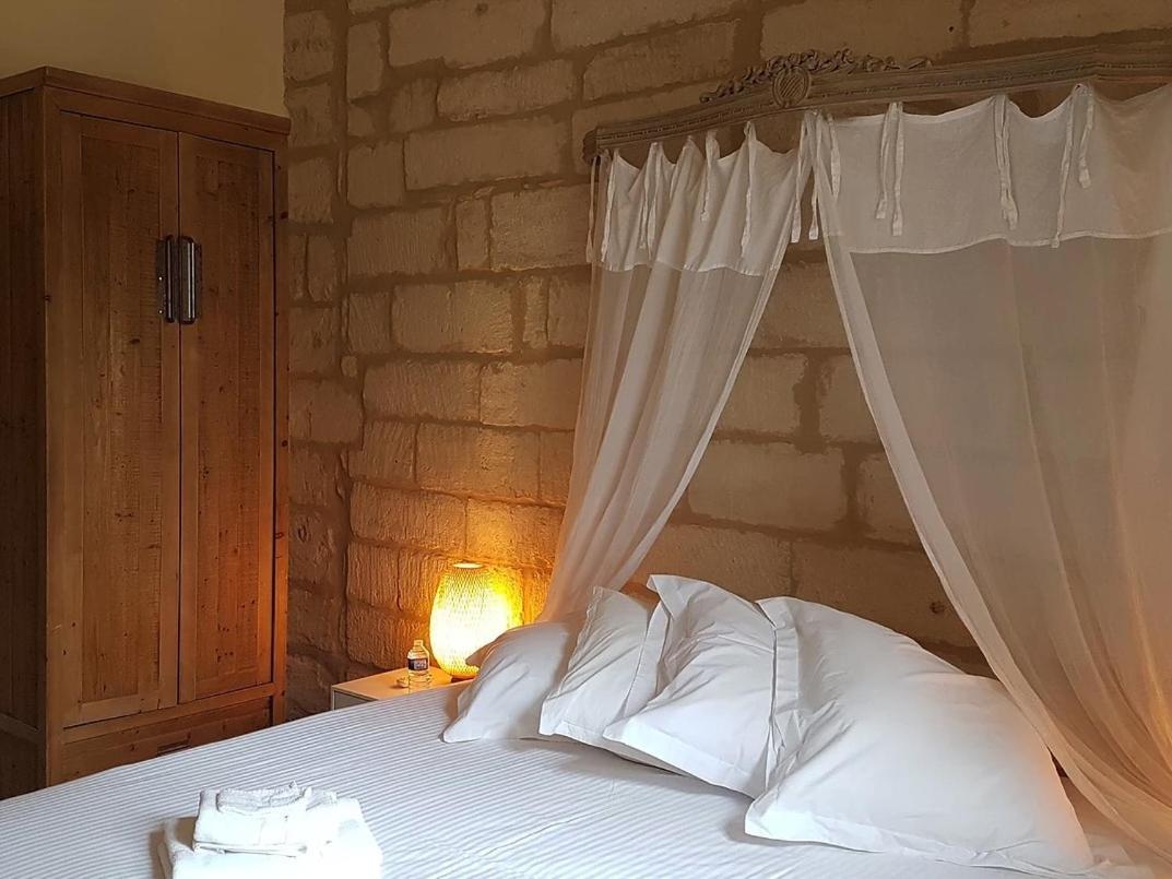 Bed and Breakfast La Maison Des Marronniers Uzès Zimmer foto